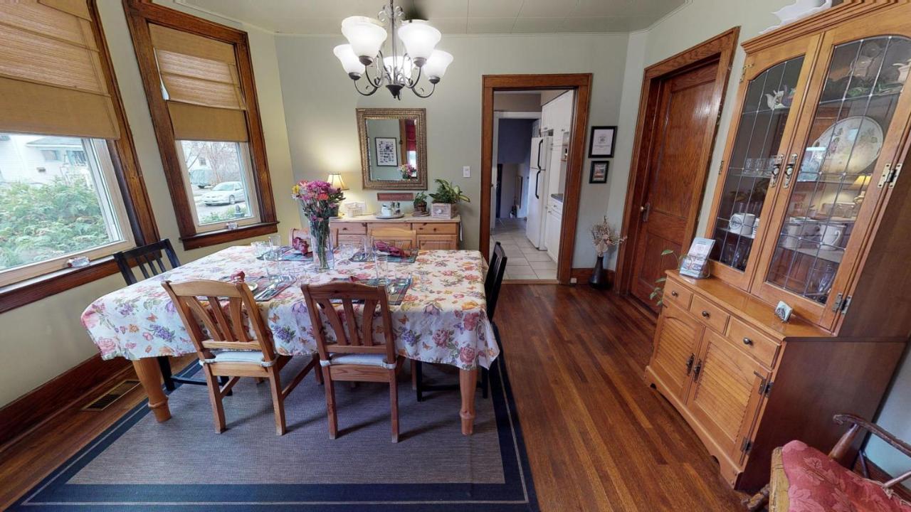 A Hidden Gem Bed And Breakfast 윈저 외부 사진