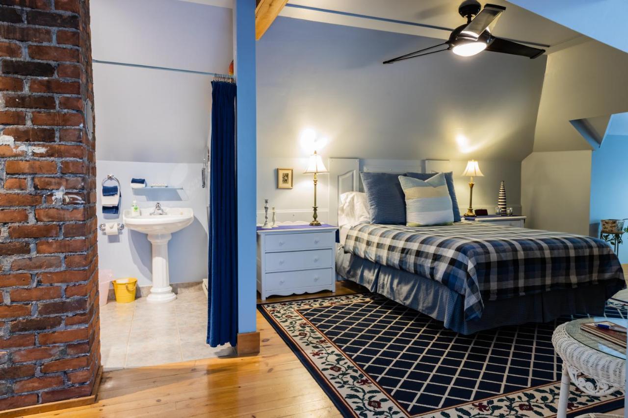 A Hidden Gem Bed And Breakfast 윈저 외부 사진