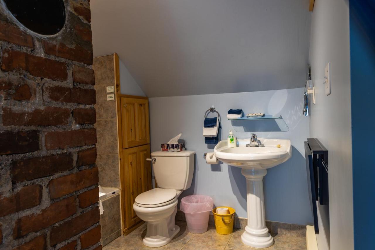 A Hidden Gem Bed And Breakfast 윈저 외부 사진