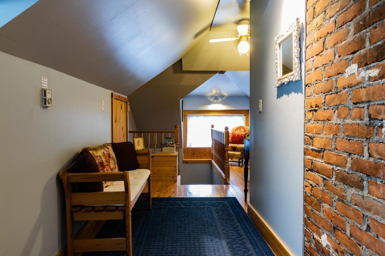 A Hidden Gem Bed And Breakfast 윈저 외부 사진