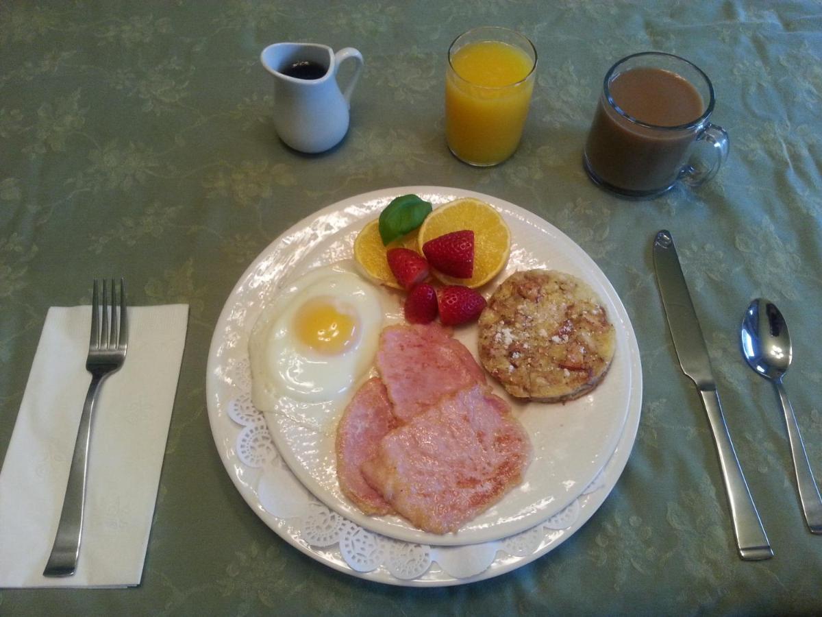 A Hidden Gem Bed And Breakfast 윈저 외부 사진